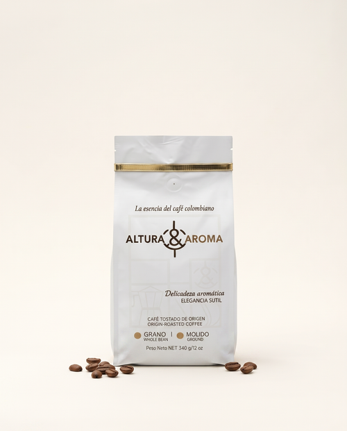 Altura y Aroma Geisha Washed — white and gold coffee bag, front